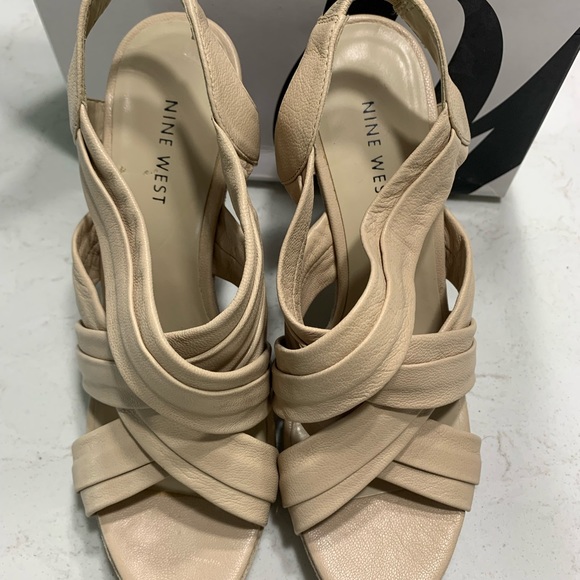 Nine West heels, Natural cream in color. Size 6.5 - Picture 2 of 4